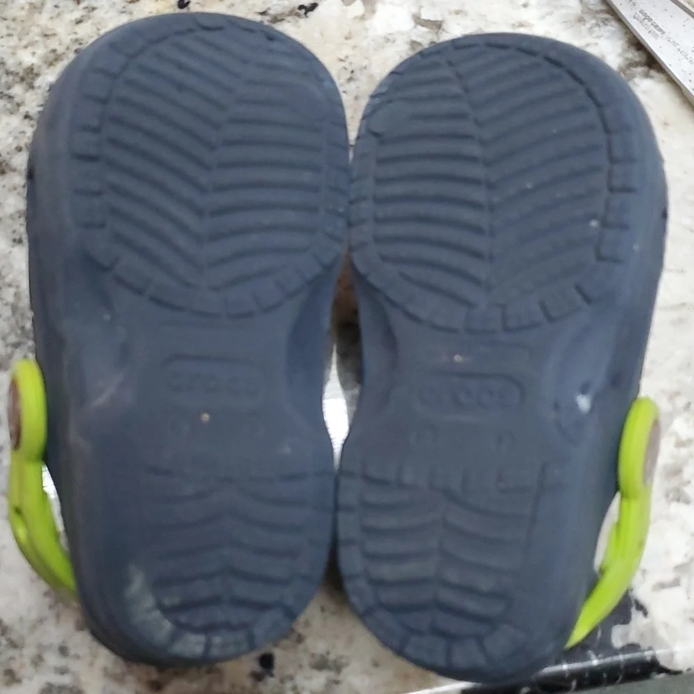 Crocs Star Wars Yoda size 6 To 7C shoes